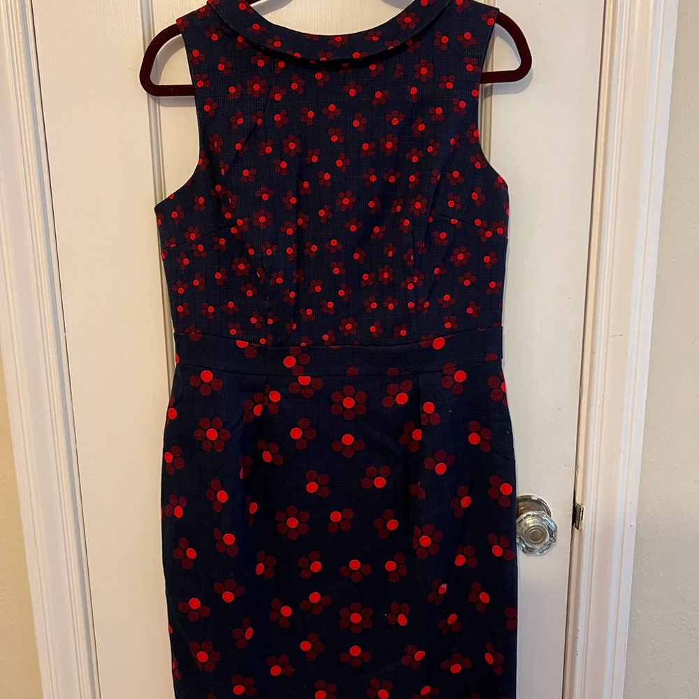 NEW Boden Martha Fitted Dress. Navy with red geometric flowers. - Picture 5 of 11